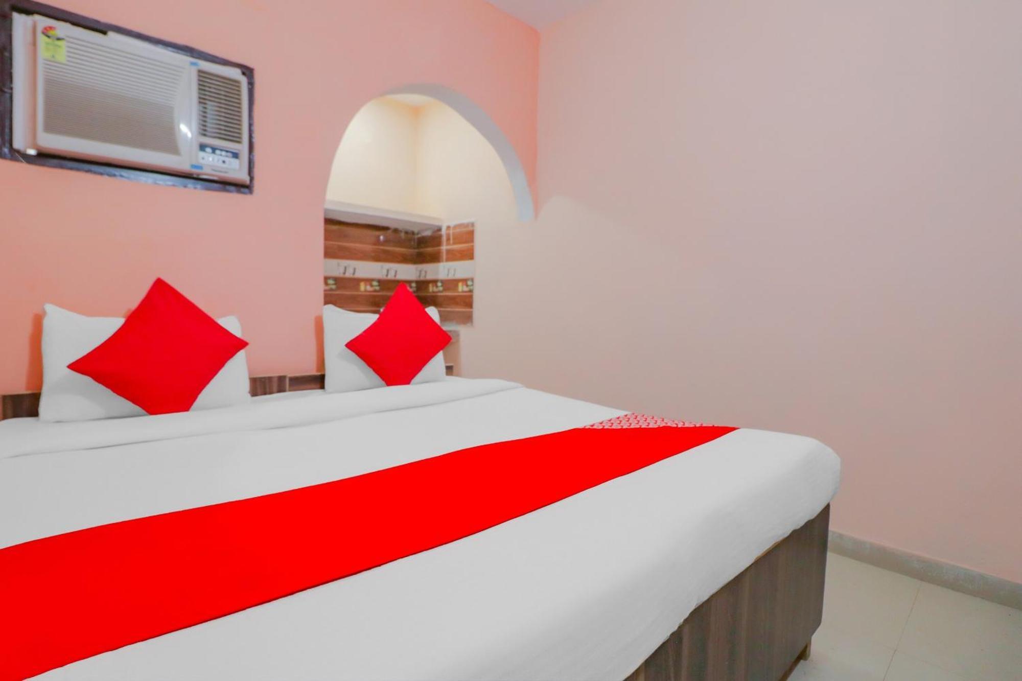Hotel O Bhardwaj Guest House Garhi Harsaru Exterior foto