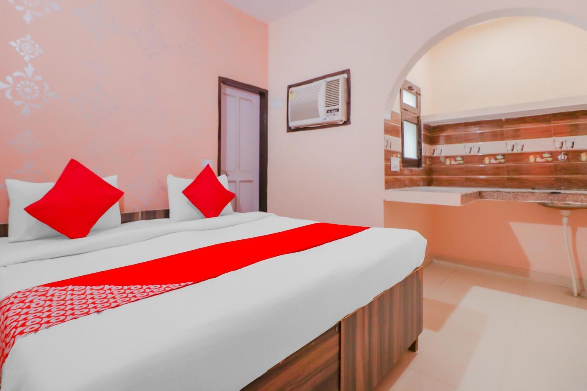 Hotel O Bhardwaj Guest House Garhi Harsaru Exterior foto